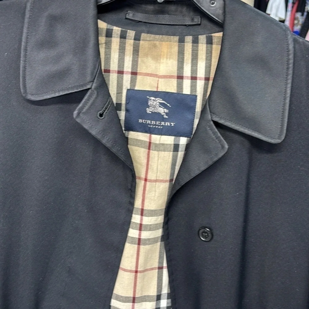 Burberry London black fully lined with pockets full front button up trench coat - Picture 5 of 13